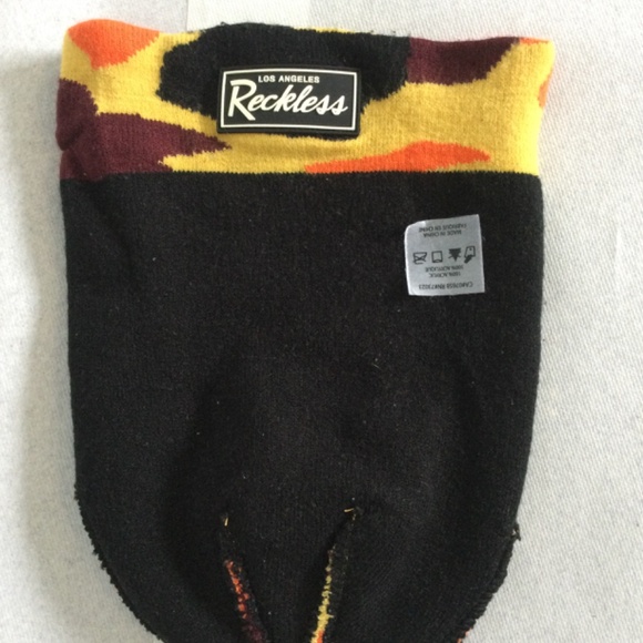LOS ANGELES Reckless Women’s Beanie - Picture 4 of 4